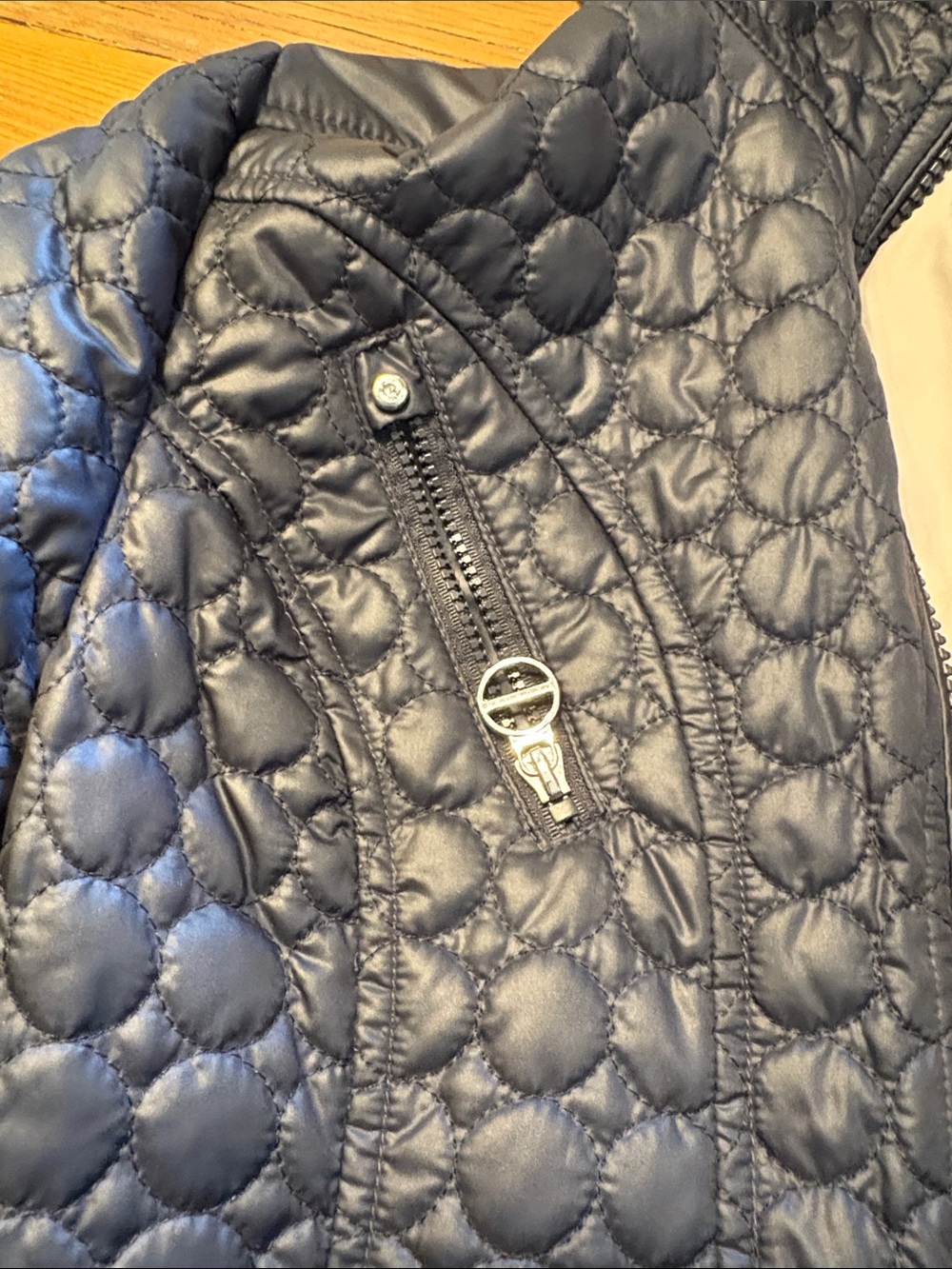 Laundry By Shelli Segal Quilted Hooded Puffer Jacket in Dark Navy - Picture 3 of 8